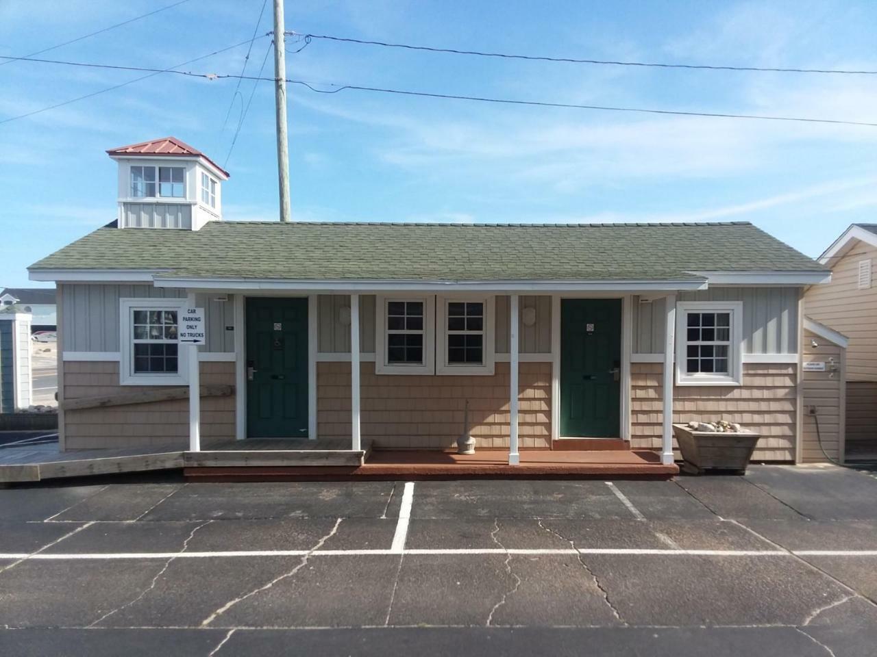 Sea Horse Inn And Cottages Нагс Хед Екстериор снимка