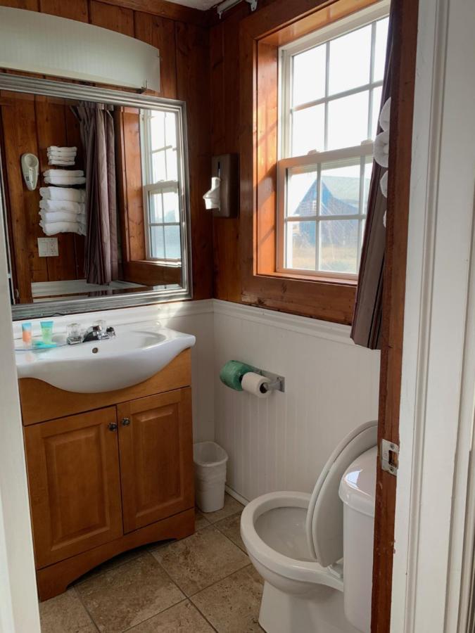 Sea Horse Inn And Cottages Нагс Хед Екстериор снимка