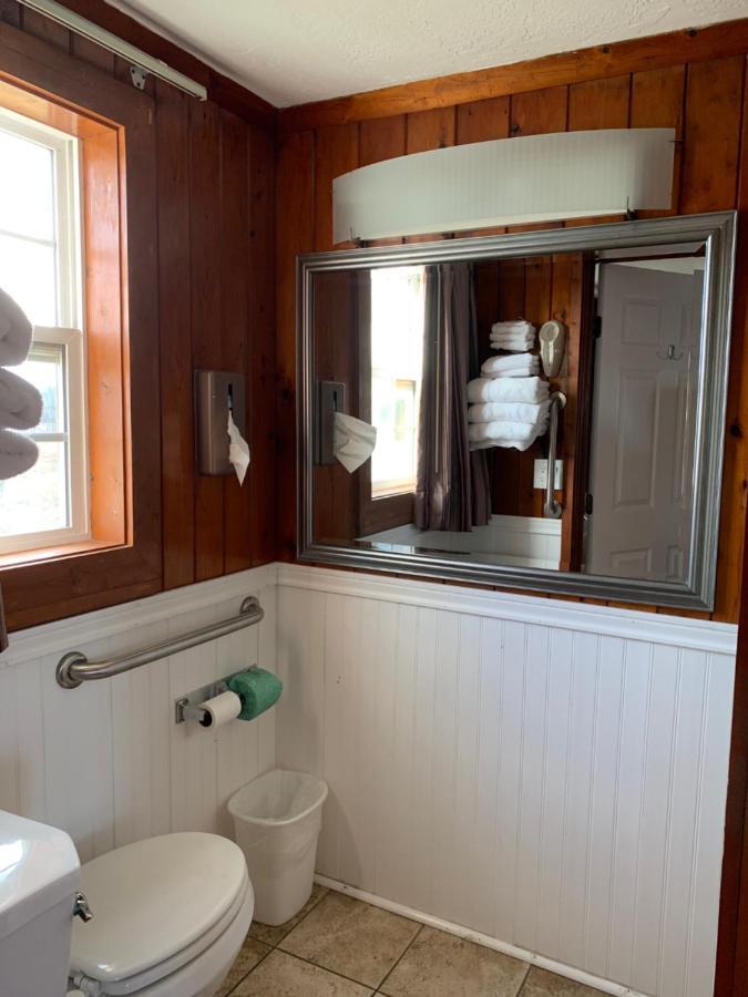 Sea Horse Inn And Cottages Нагс Хед Екстериор снимка